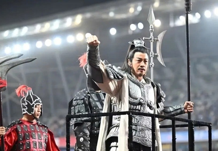 Hà Nhuận Đông tái hiện hình ảnh Hạng Vũ. Ảnh Weibo