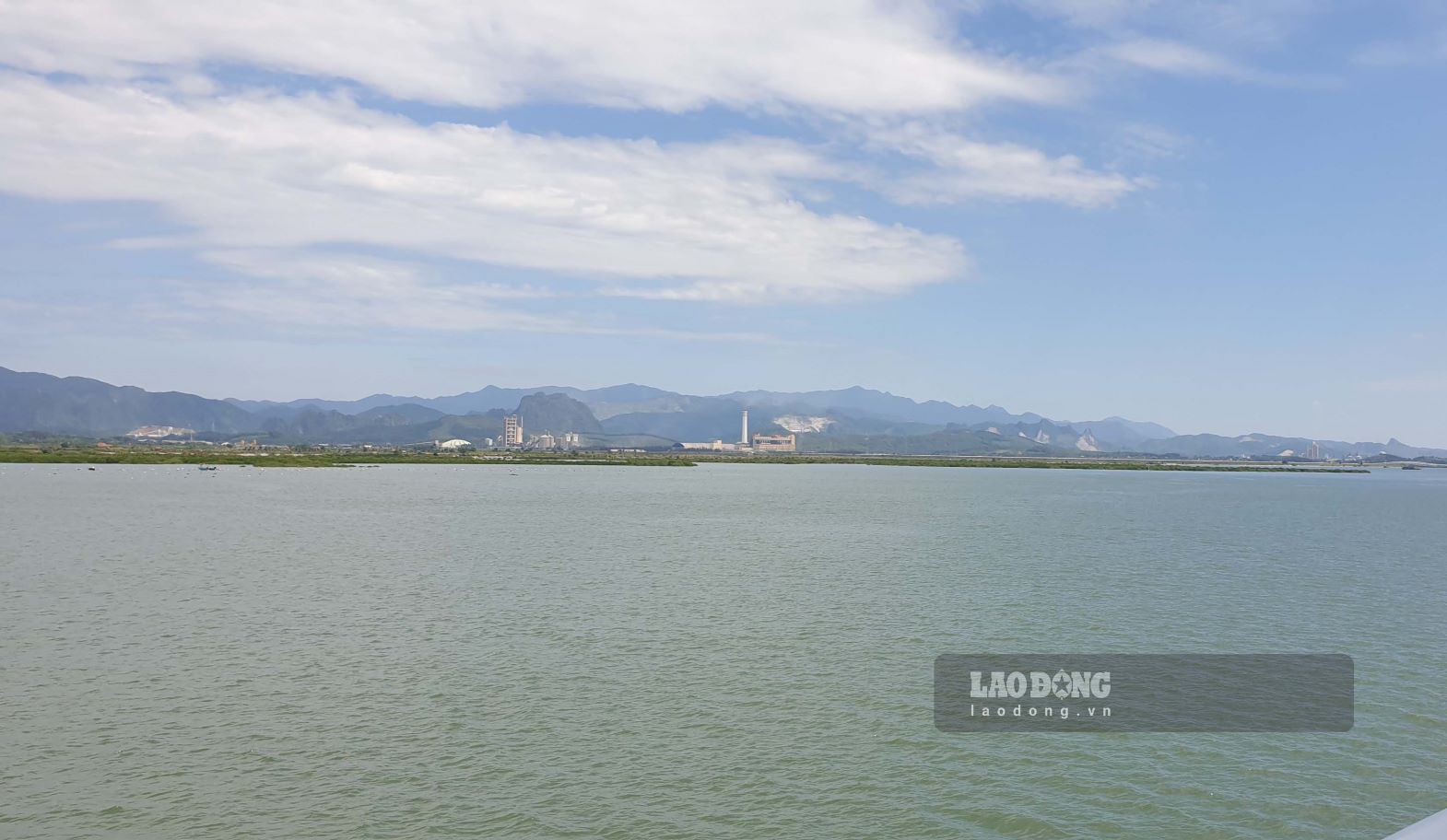 Cua Luc Bay - is being planned to become a new connecting center of Quang Ninh province. Photo: Nguyen Hung