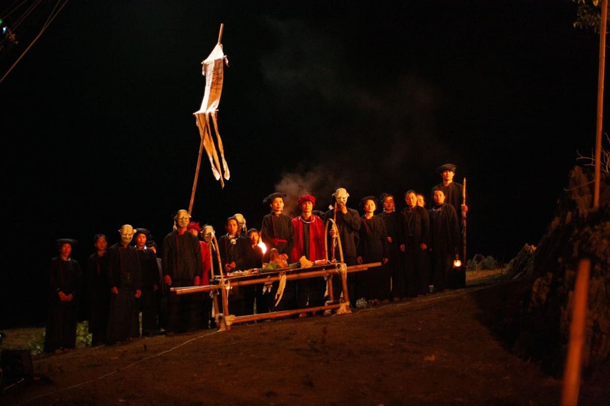 Những chi tiết rùng rợn được cài cắm đã gieo rắc nỗi ám ảnh cho khán giả. Nguồn: Phim Phí Phông