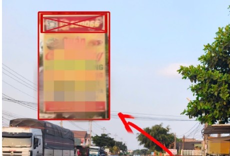 Some business households in Hoa Phu commune (Dak Lak province) are being exploited to hang free signs with QR codes advertising online gambling. Photo: Police provided
