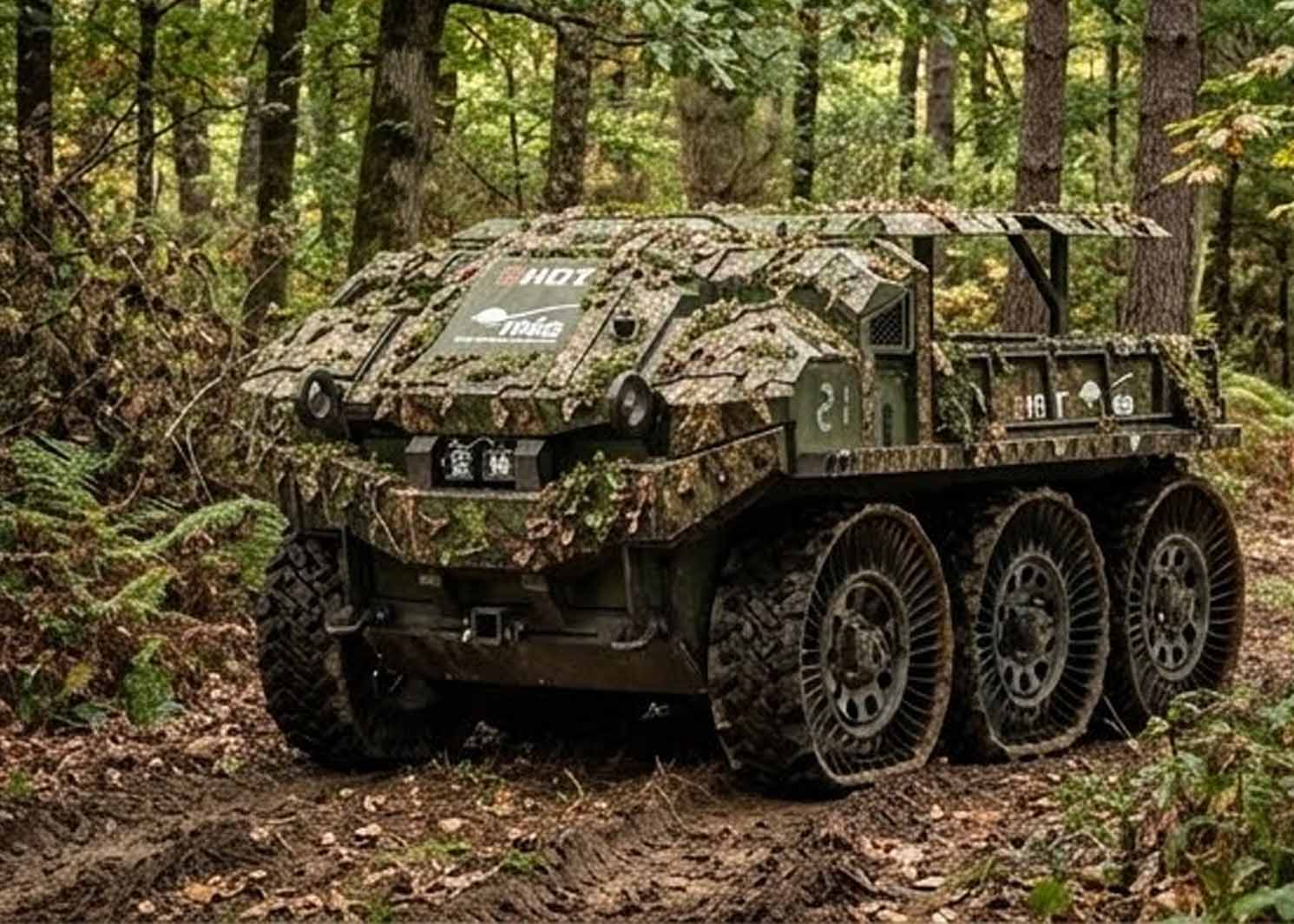 Hunter Wolf UGV self-driving vehicle was previously known as a vehicle specializing in military logistics. Graphics: Cat Tien