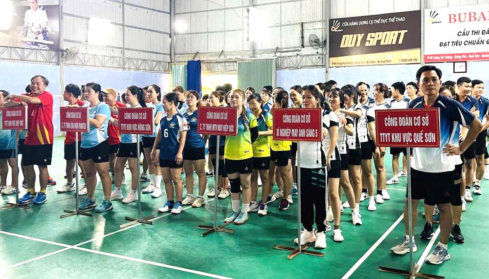 Que Son Commune Trade Union, Da Nang City organizes the 2026 combined men's and women's volleyball tournament. Photo: Que Son Trade Union