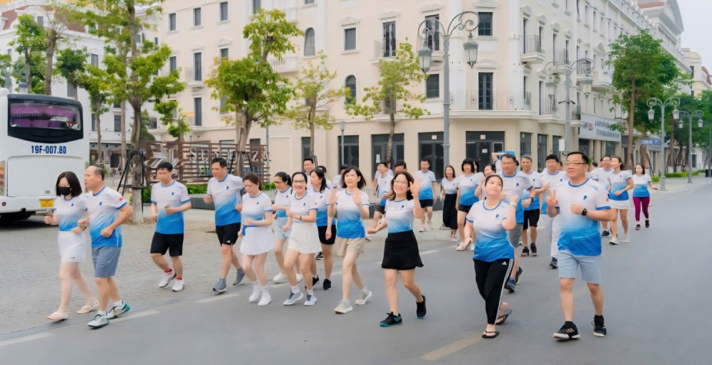A large number of union members and workers participate in the race organized by VNPT Trade Union. Photo: VNPT Trade Union