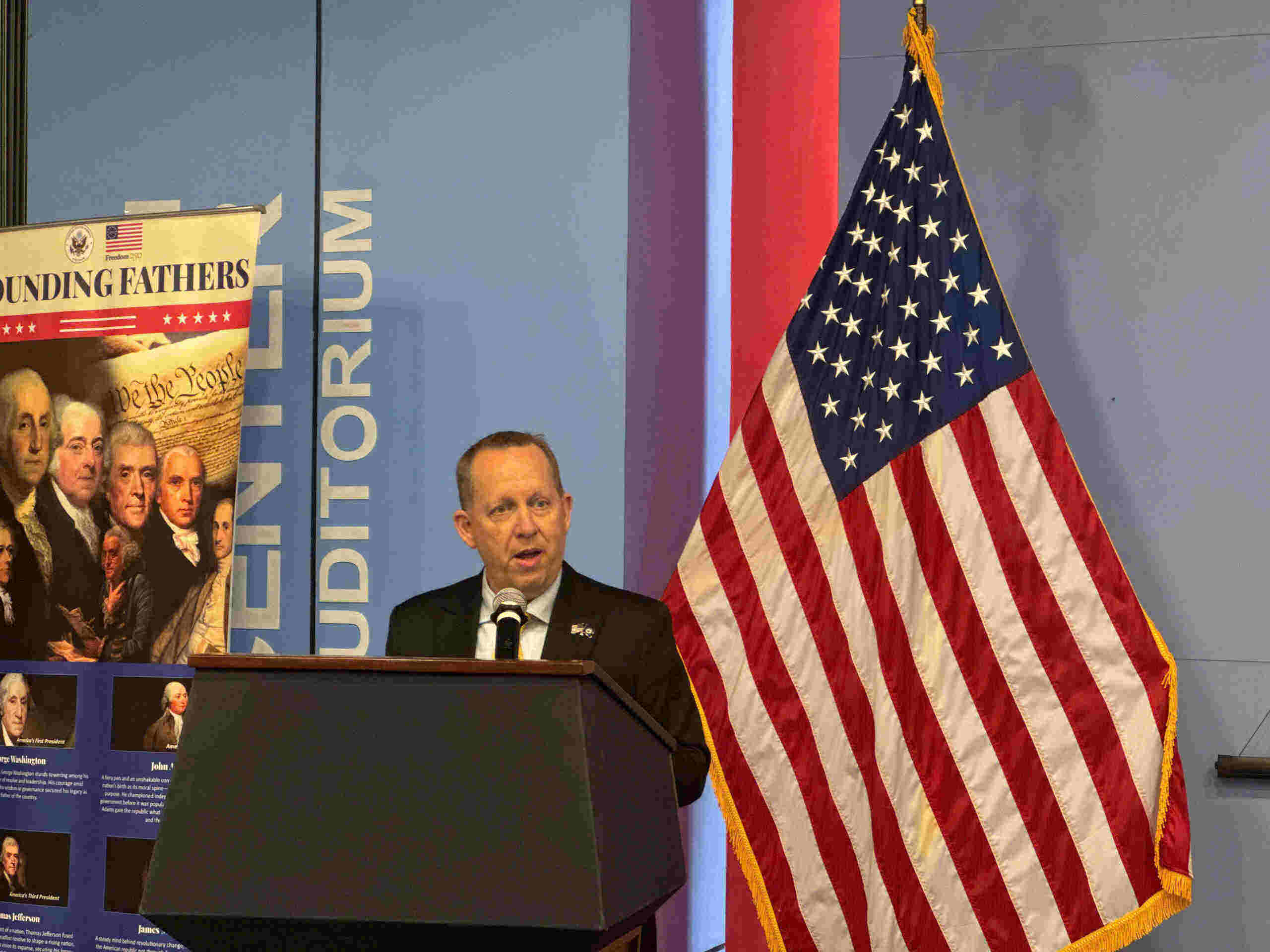 Charge d'Affaires interim of the US Embassy in Vietnam - Mr. John McIntyre - speaking at the opening ceremony of the Founder Museum exhibition in Hanoi. Photo: Anh Vu