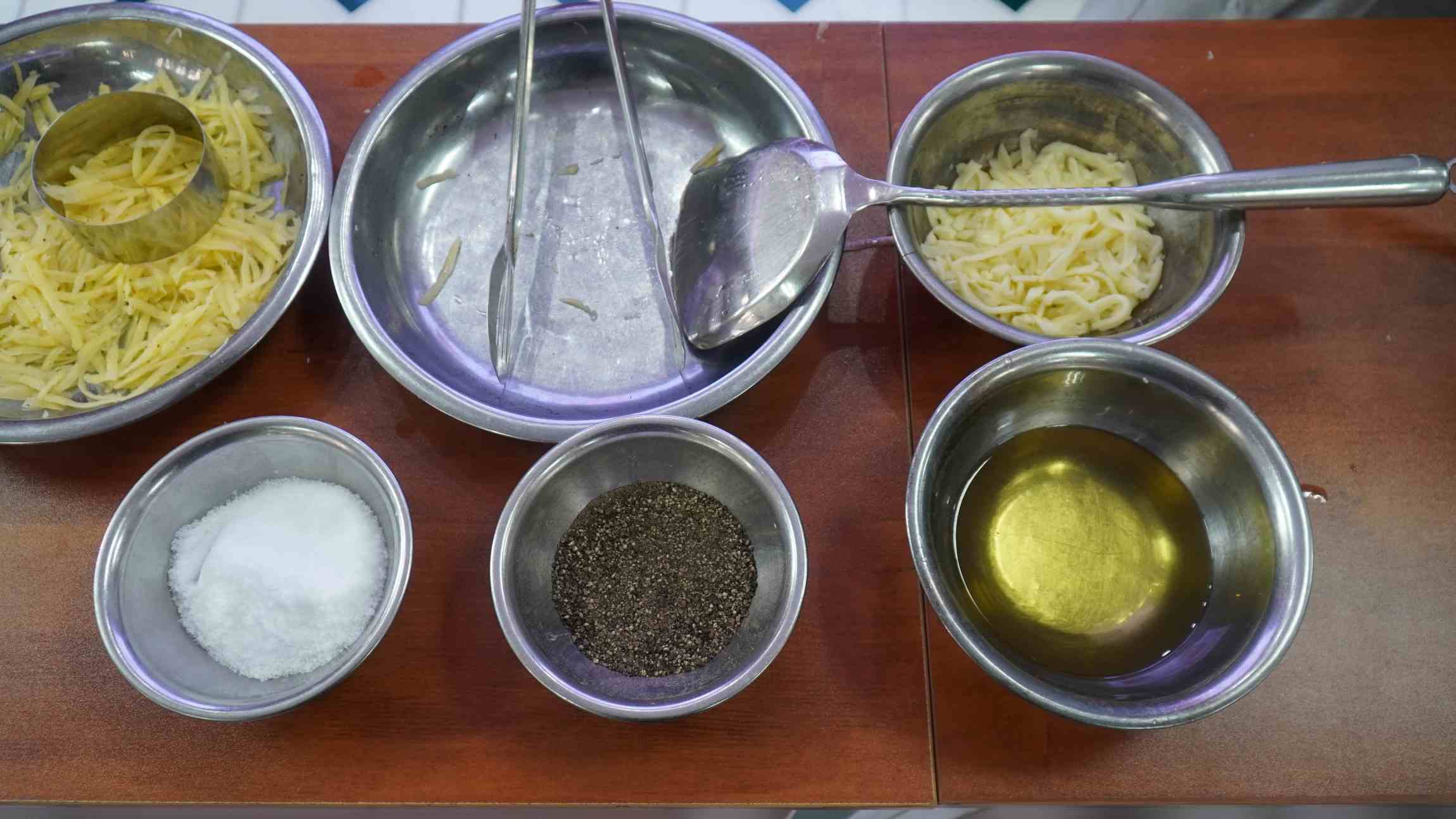 Những nguyên liệu đơn giản, có thể dễ dàng chuẩn bị. Ảnh: Minh Vũ