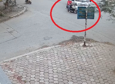 트럭과 오토바이 충돌 사고 현장. 사진: 하이퐁시 경찰