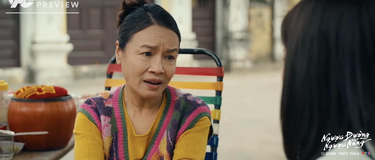 Dì Tính nói thẳng việc không thích Mai và Trung thân thiết trong tập 14 phim “Ngược đường ngược nắng“. Ảnh: VFC. 