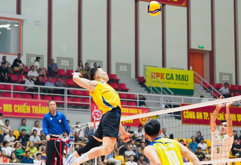 L'attaquant étranger mongol est courtisé par l'équipe de Biên Phòng MB pour se préparer à la Coupe Hùng Vương 2026. Photo: VFV