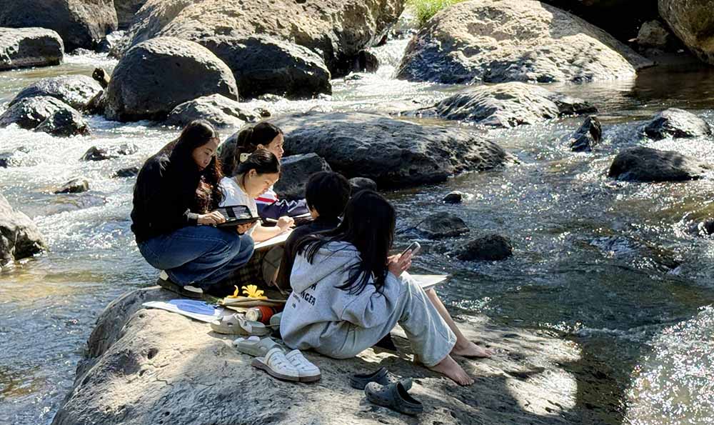 Una sesión de bocetos y fotos al aire libre del Club de Fotografía - Bellas Artes. Foto: Thanh Binh