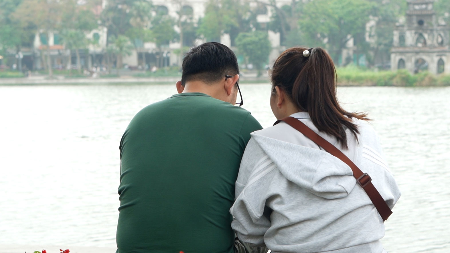 젊은 부부의 휴일 갈등이 쉽게 폭발하고 전문가가 해결 방법을 알려줍니다. 사진: My Ly