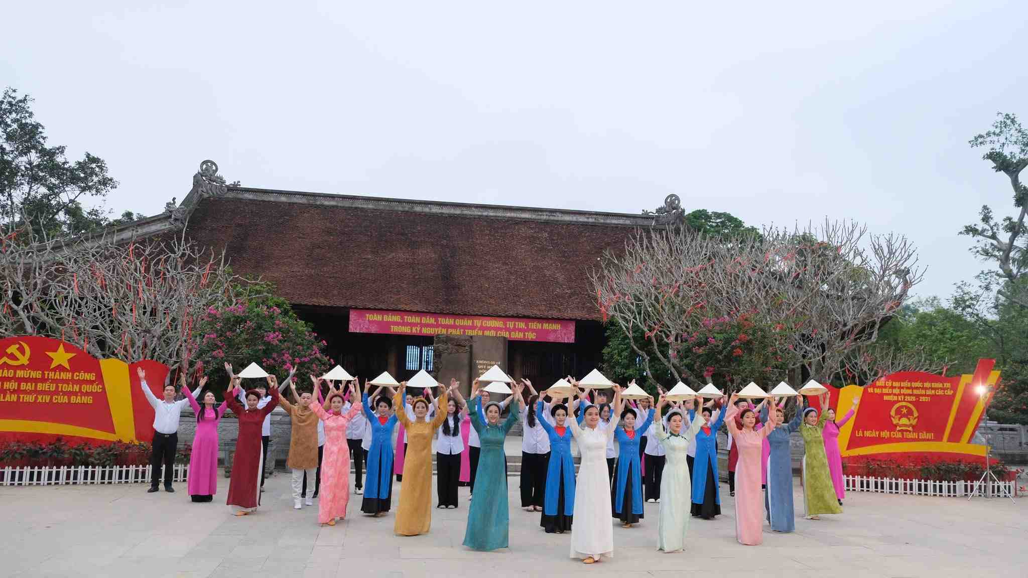 Les préparatifs du Festival du village de Sen 2026 à Nghệ An sont en cours de déploiement rapide. Photo: Mai Ngân