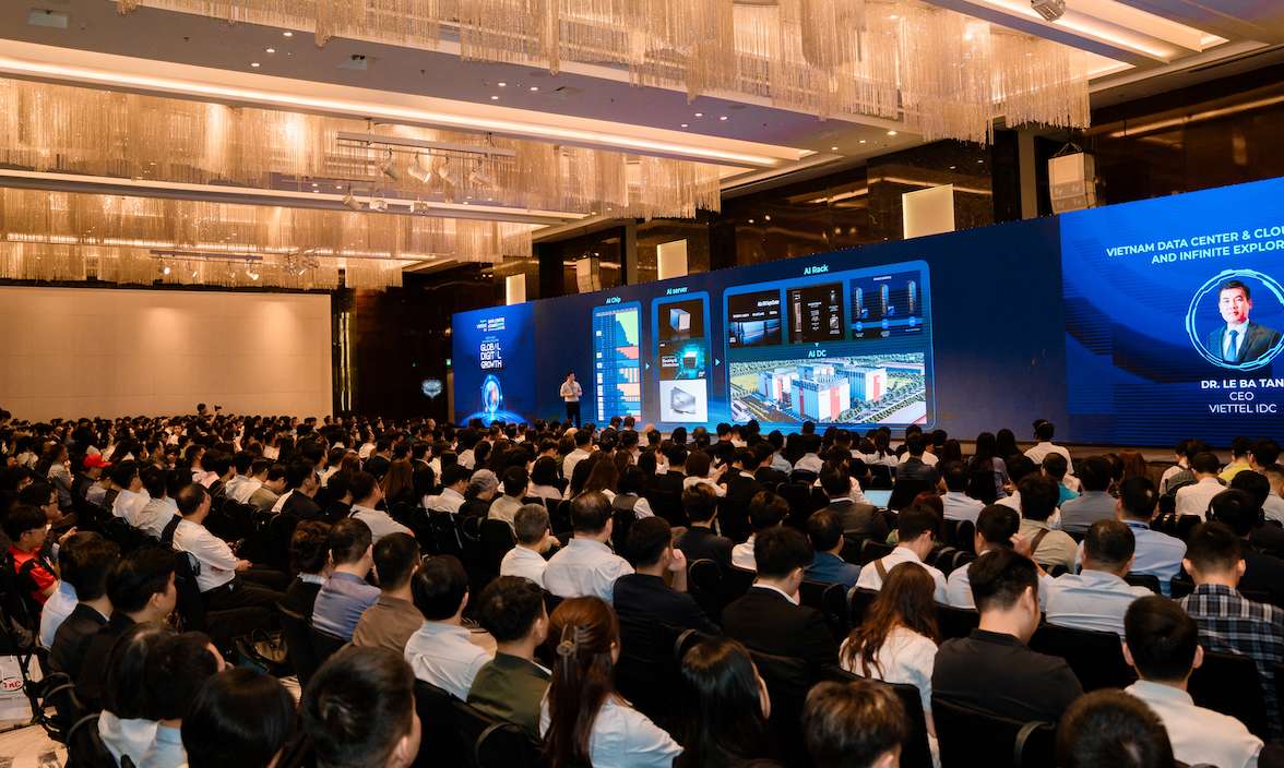 Mr. Le Ba Tan - CEO of Viettel IDC emphasized that in the period 2026–2030, artificial intelligence AI must be viewed according to an interconnected infrastructure chain. Photo: Tuyet Lan
