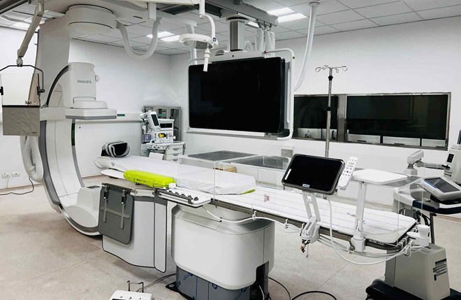 El sistema de maquinaria en la sede 2 del Hospital Bach Mai está modernizado. Foto: Nguyen Truong