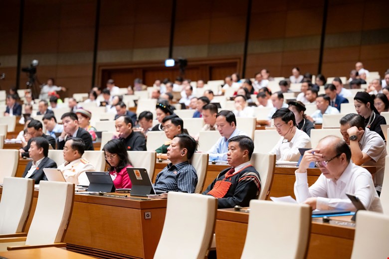 Quang cảnh phiên thảo luận chiều 20.4. Ảnh: Media Quốc hội