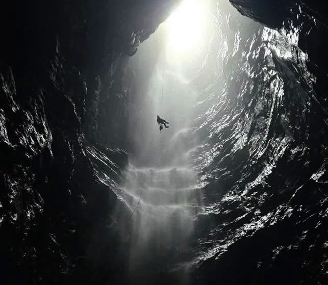 Cave with waterfall inside has just been discovered. Photo: Hai Duong
