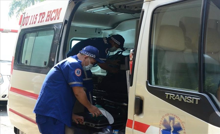 Les secours ambulatoires ont aidé à sauver deux nouveau-nés souffrant d'arrêt cardiaque et respiratoire. Photo: Huyen Nguyen