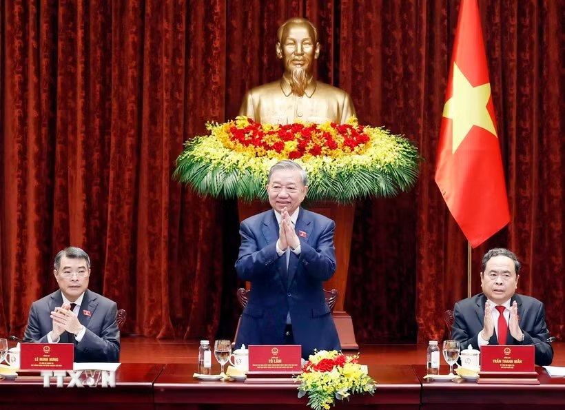 General Secretary and President To Lam and leaders of the Party, State, and Vietnam Fatherland Front met with National Assembly deputies of the 16th term who are ethnic minorities. Photo: VNA