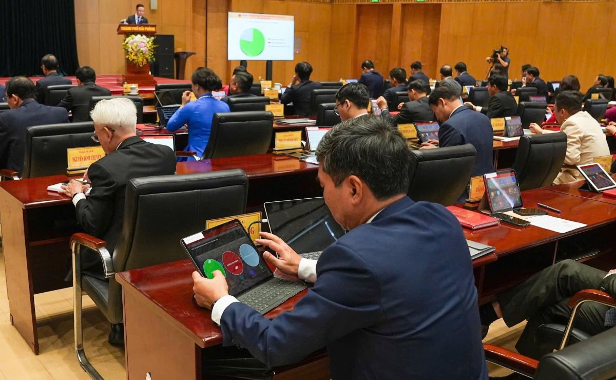 Hai Phong City People's Council delegates passed 19 Resolutions at the session. Photo: Hai Phong e-Portal