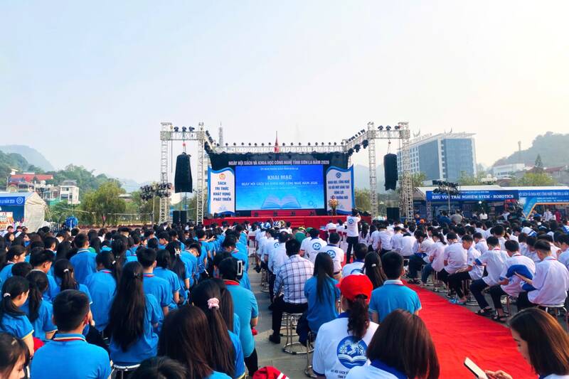 Khai mạc Ngày hội Sách và Khoa học Công nghệ tỉnh Sơn La năm 2026. Ảnh: Trường Sơn