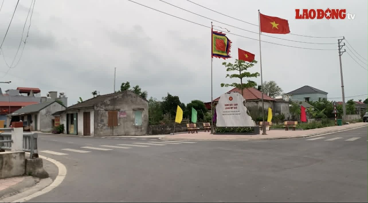 Thanks to people donating land, roads in Quynh Phu commune, Hung Yen have been expanded and spacious. Photo: Lao Dong TV