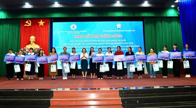 TPHCM có 1.310 phụ nữ được nhận thưởng 5 triệu đồng sinh đủ 2 con trước 35 tuổi