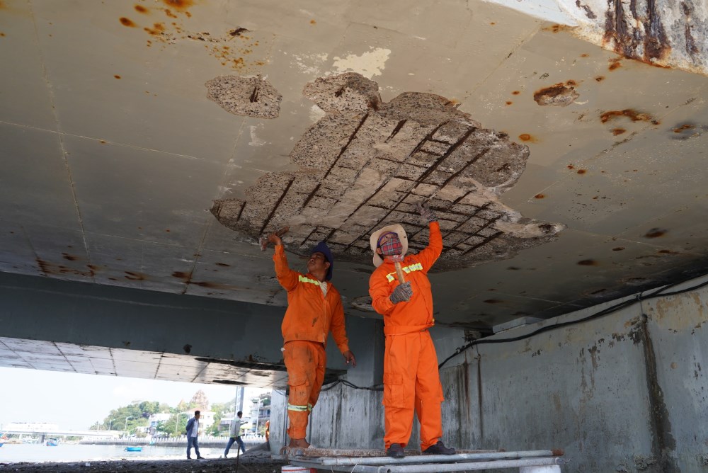 Repairing a degraded bridge on the coastal traffic route of Nha Trang