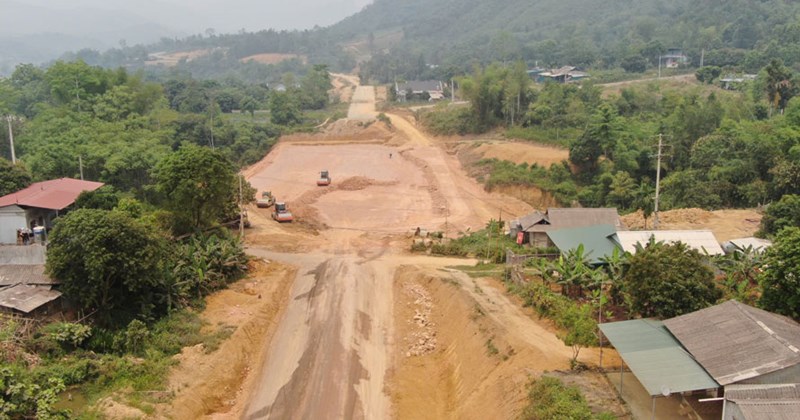 Khơi thông đường nối QL32 với cao tốc Nội Bài - Lào Cai