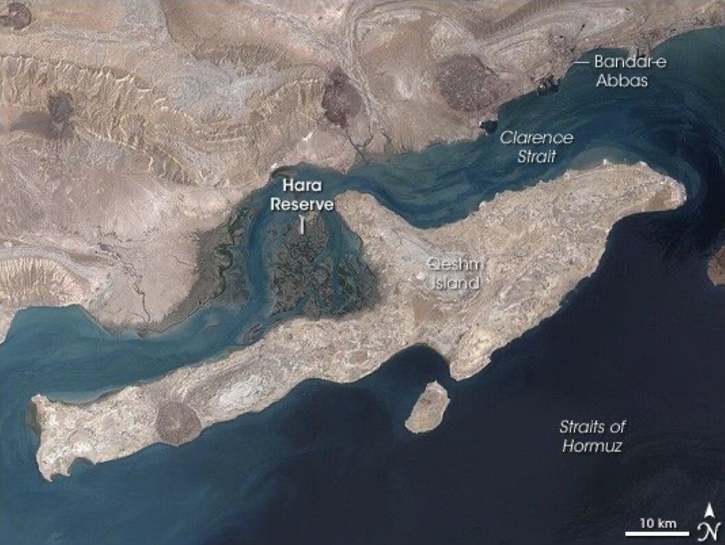 Eo biển Hormuz gần đảo Qeshm của Iran. Ảnh: NASA 