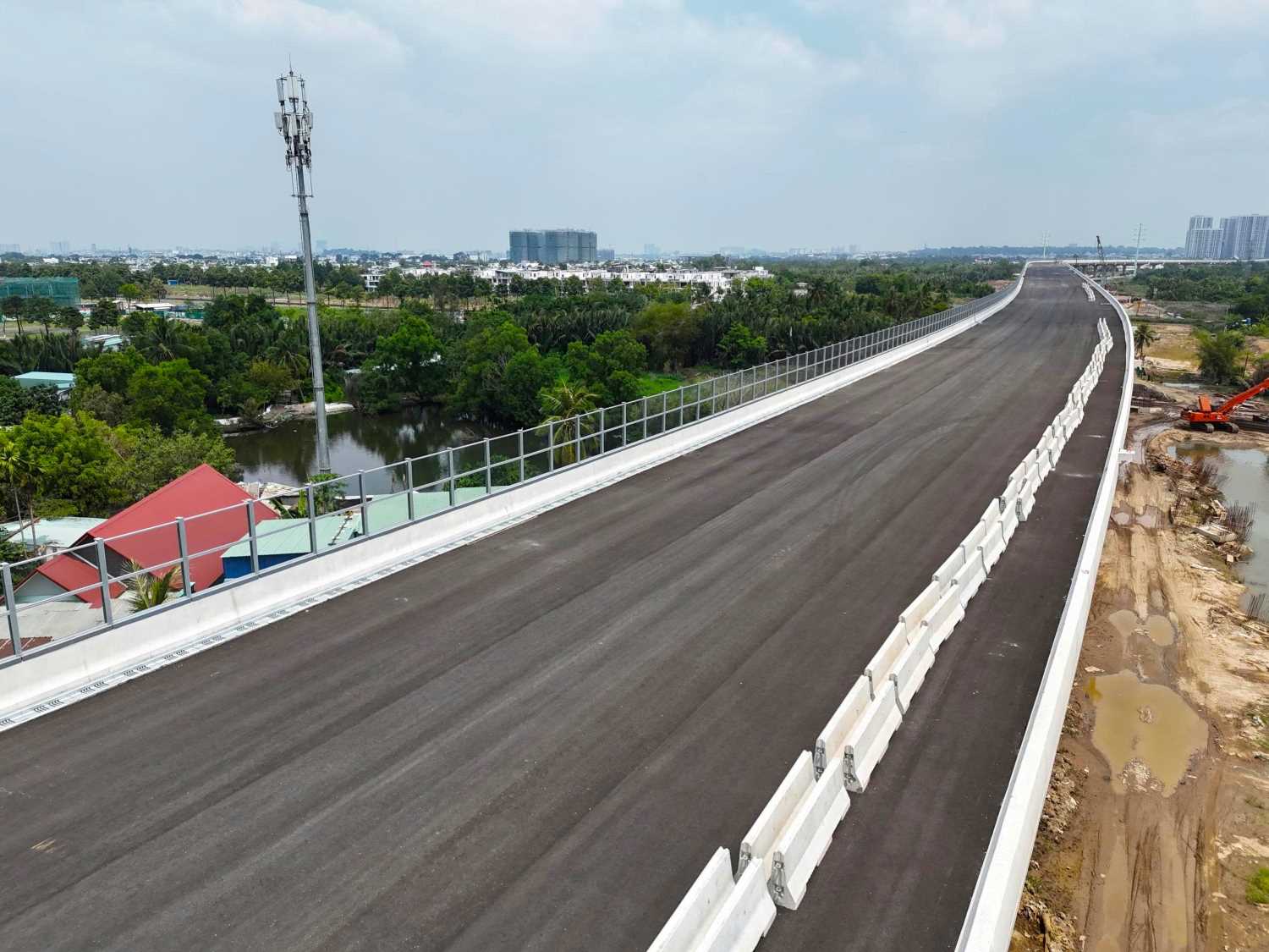 Vành đai 3 TPHCM phía Đông lùi mốc thông xe đến ngày 30.6.  Ảnh: Minh Quân
