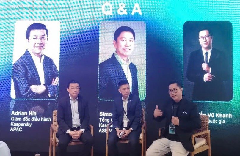 Kaspersky cybersecurity experts share a lot of information about the trend of SOC deployment for Vietnamese businesses. Photo: Nguyen Dang