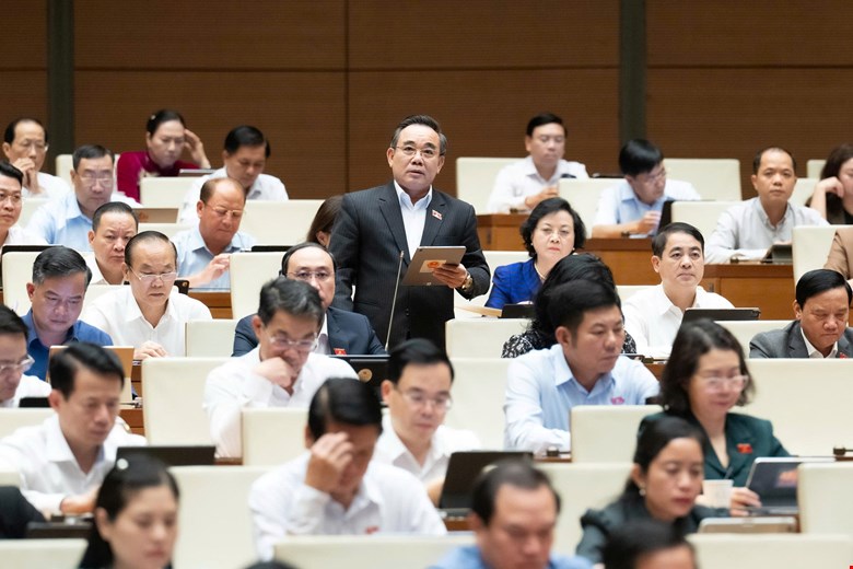 National Assembly Deputy Le Huu Tri proposed to thoroughly abolish the xin - cho (ask - give) mechanism. Photo: Media National Assembly