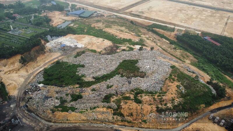 Pollution situation at Tan My landfill. Photo: Viet Bac