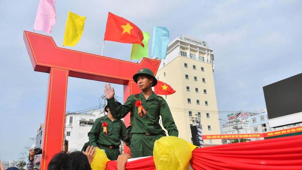 안장성 전체가 9개 지점에서 징집 및 수령을 조직하여 목표의 100%를 완료했습니다. 사진: 프엉 부