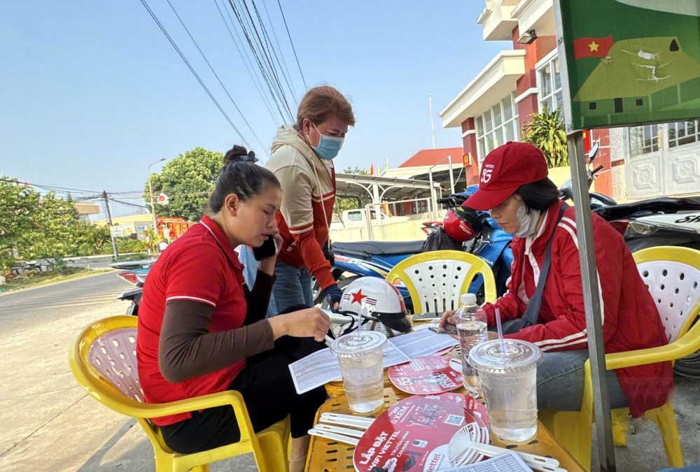 Hàng chục nghìn điểm xác thực thông tin thuê bao được Viettel bố trí phục vụ khách hàng