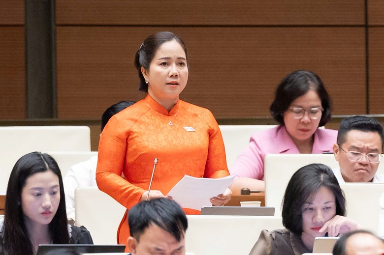 National Assembly Deputy Nguyen Thi Kim Thoa said that a large amount of gold in the people is still outside the financial system. Photo: Media National Assembly