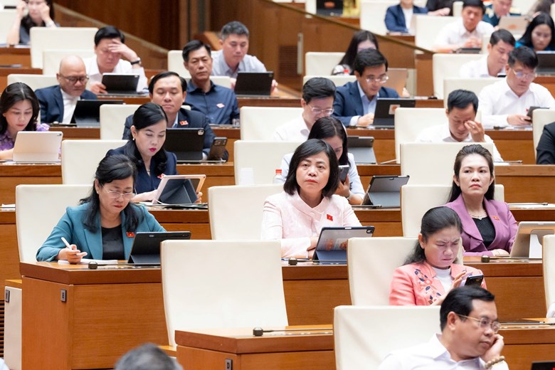 Phiên thảo luận chiều 21.4. Ảnh: Media Quốc hội