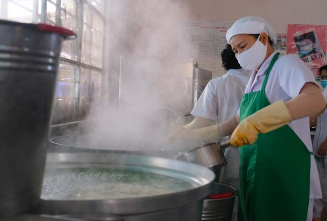 The Ministry of Health proposes fines of up to 100,000,000 VND for violations in food production and processing. Photo: Phong Linh