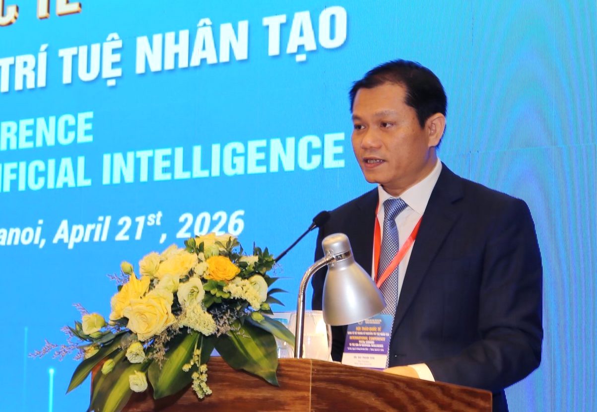 TS Bùi Thanh Sơn – Phó Hiệu trưởng Trường Đại học Mở Hà Nội phát biểu khai mạc hội thảo. Ảnh: BTC  