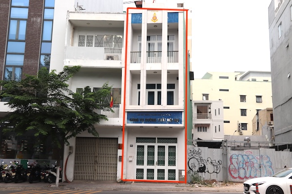 Cơ sở số 66 đường Trần Phú đang là nơi làm việc của Cảng vụ đường thủy nội địa, thuộc Sở Xây dựng. Ảnh: Nguyễn Linh