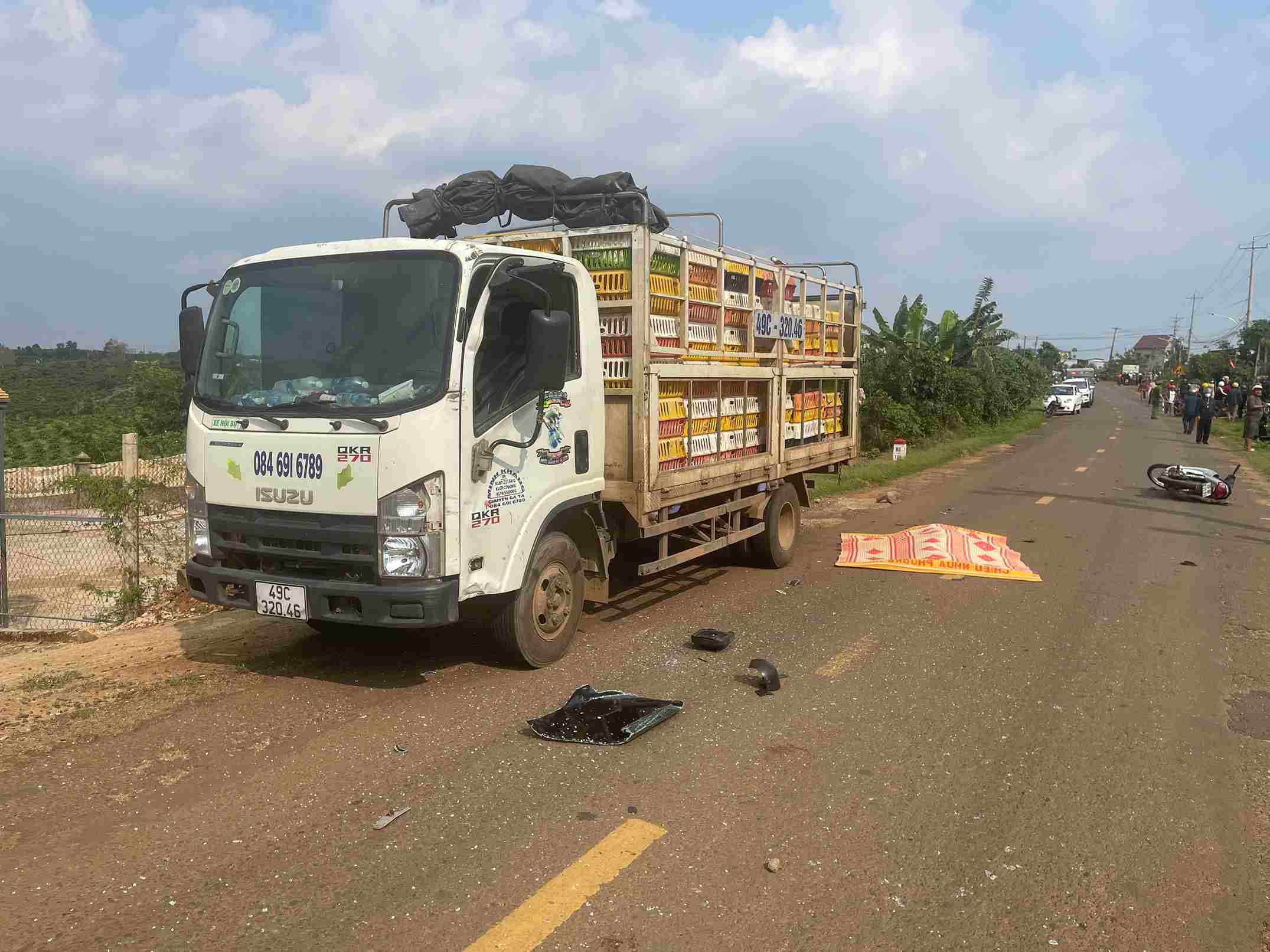 The accident between a truck and a motorbike killed the man on the spot. Photo: Phuc Khanh