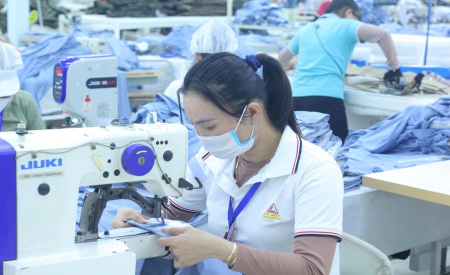 Workers working at Tinh Phong Industrial Park, Quang Ngai province. Photo: Dong Giang