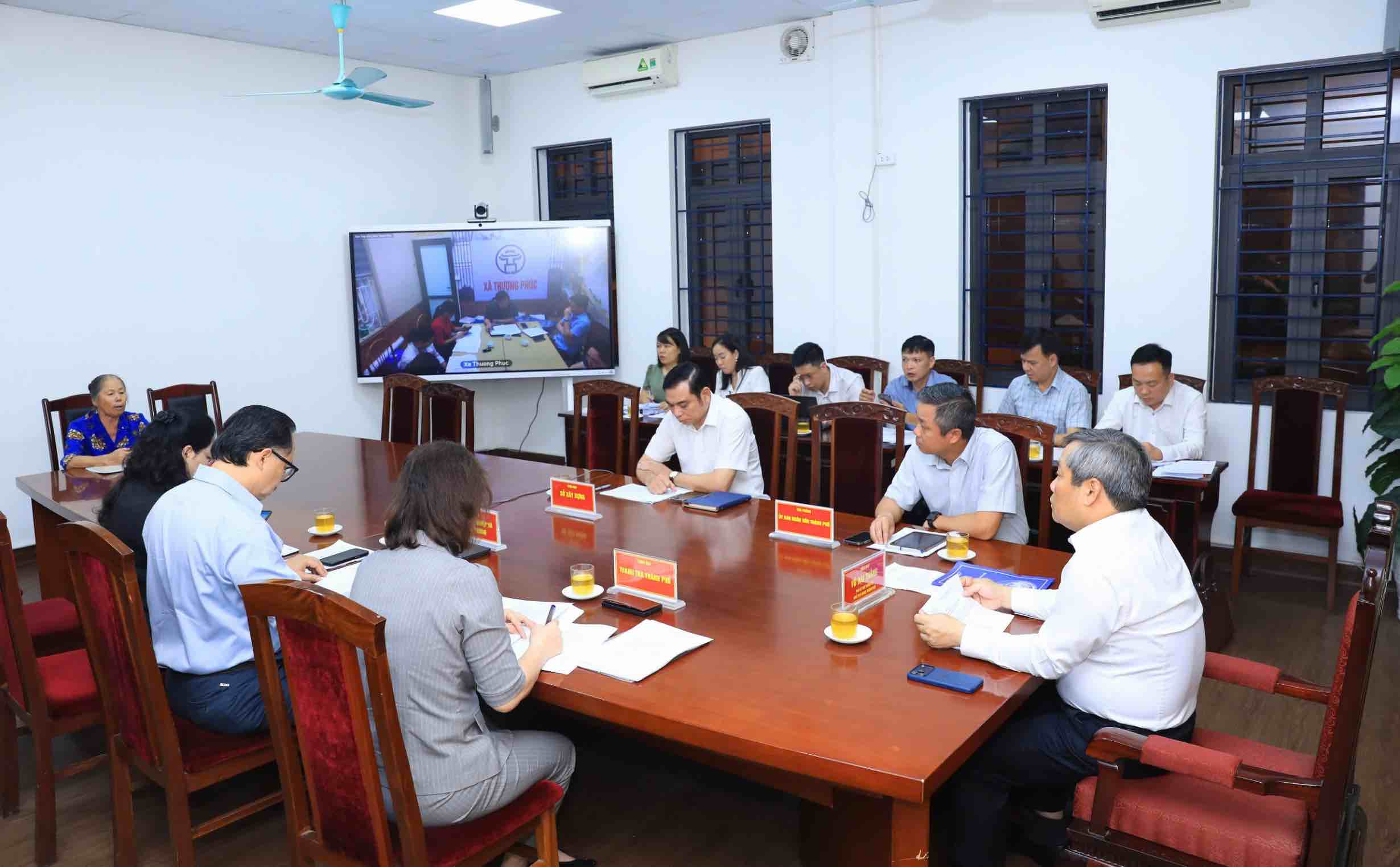 Chairman of Hanoi People's Committee Vu Dai Thang receives citizens periodically in April 2026. Photo: Le Hai