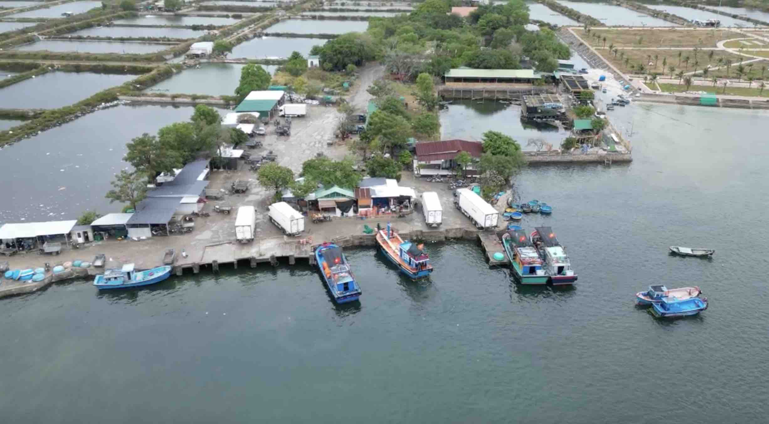Địa phương đã có thông báo chấm dứt hoạt động bến bãi tư nhân tự phát. Ảnh: Hữu Long