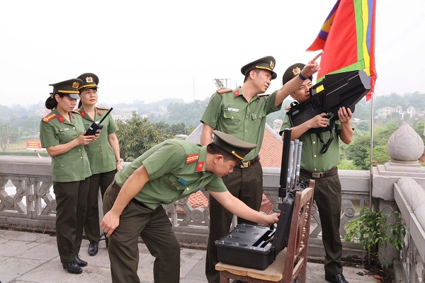 El uso ilegal de flycam puede ser confiscado. Foto: Policía de Phu Tho