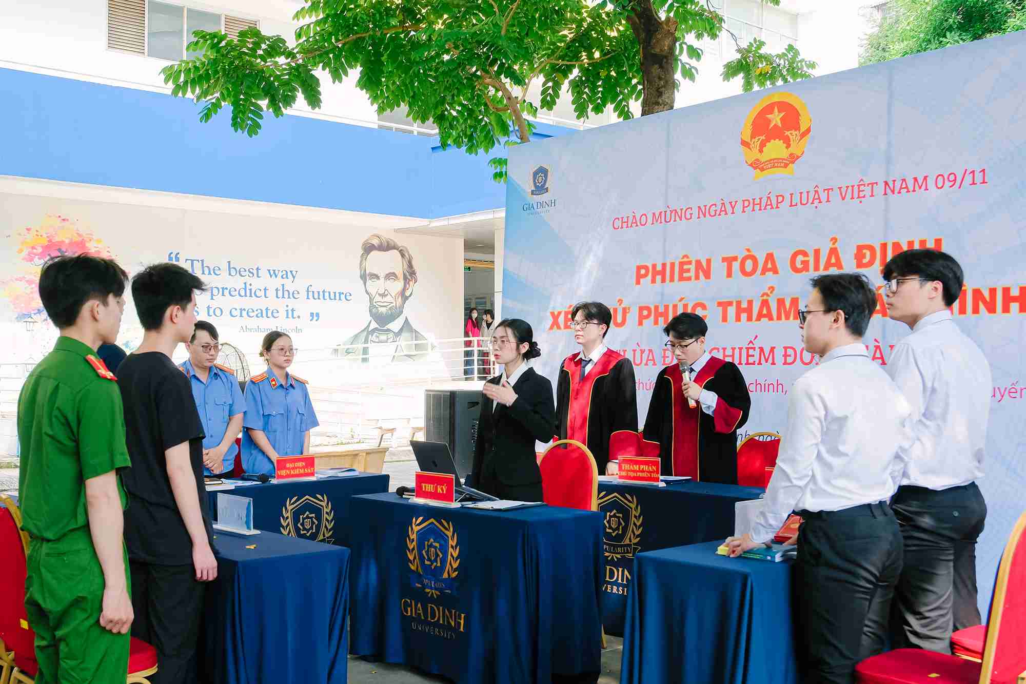 Sinh viên được rèn luyện kỹ năng chuyên môn thông qua các hoạt động trải nghiệm thực tế. Ảnh: Trung Nghĩa 