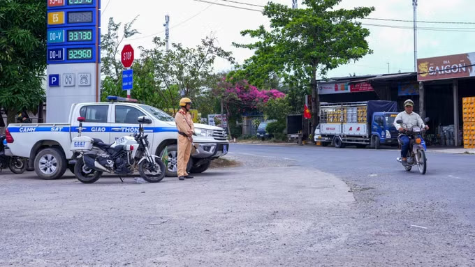 Lực lượng Cảnh sát giao thông Công an tỉnh Tây Ninh tăng cường tuần tra, kiểm soát trên các tuyến đường nhằm phát hiện, xử lý kịp thời các vi phạm.