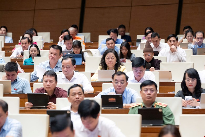 Phiên thảo luận của Quốc hội sáng 22.4. Ảnh: Media Quốc hội