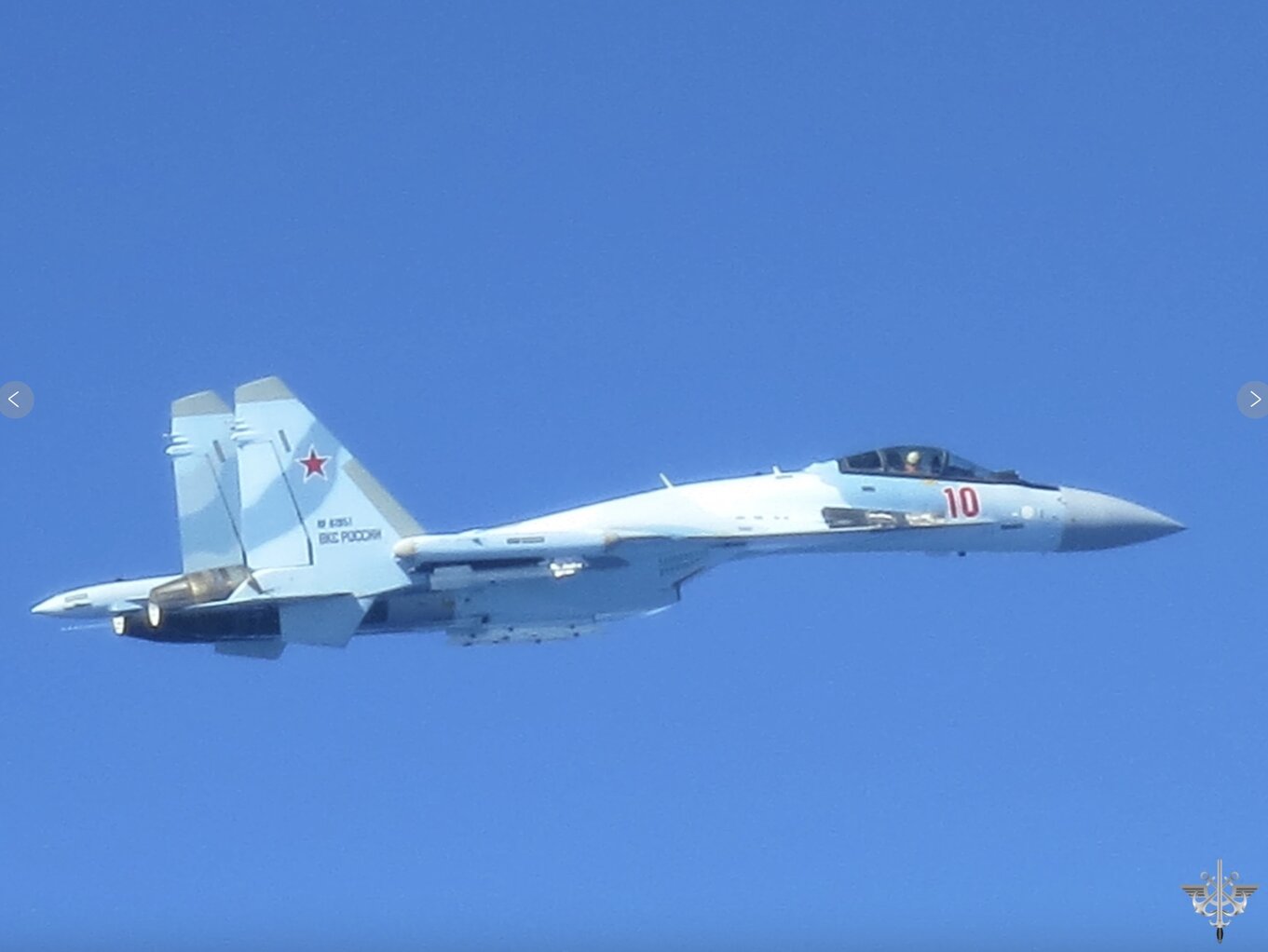 Máy bay Su-35 của Nga bay trên Biển Baltic. Ảnh: Quân đội Pháp 