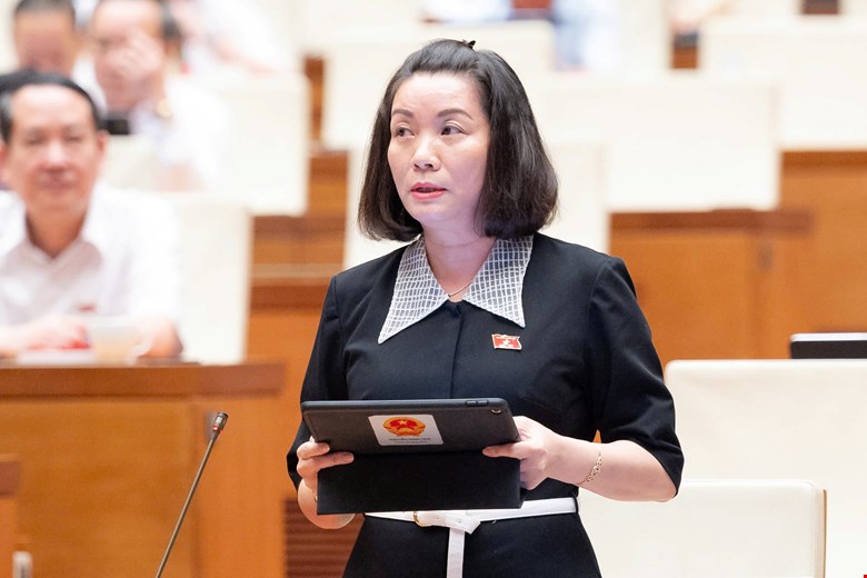National Assembly Deputy Nguyen Minh Tam contributes opinions on the draft Resolution of the National Assembly on the establishment of Dong Nai city directly under the Central Government. Photo: Media National Assembly
