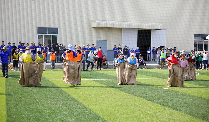 Phân thi nhảy bao bố. Ảnh: Đăng Khôi